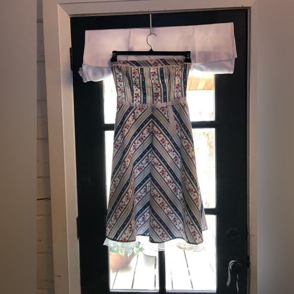 Adorable retro style fit and flair size 5 - Picture 3 of 11